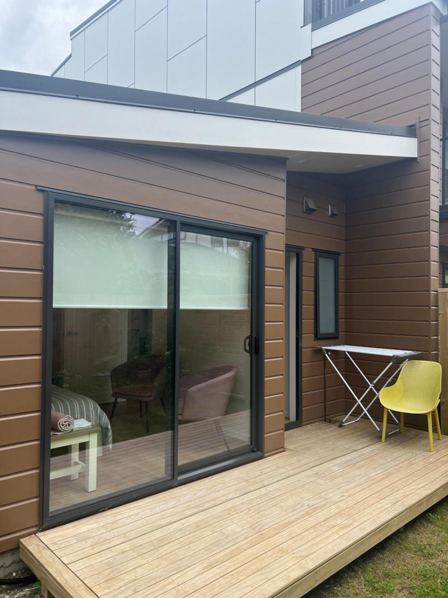 Waverly Place - Unique One Room Apartment Orewa Exterior foto