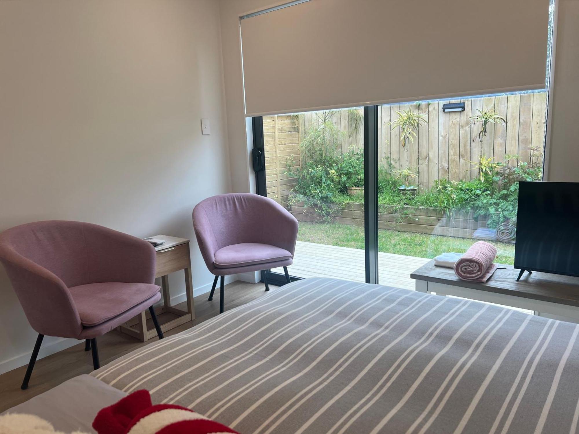 Waverly Place - Unique One Room Apartment Orewa Exterior foto
